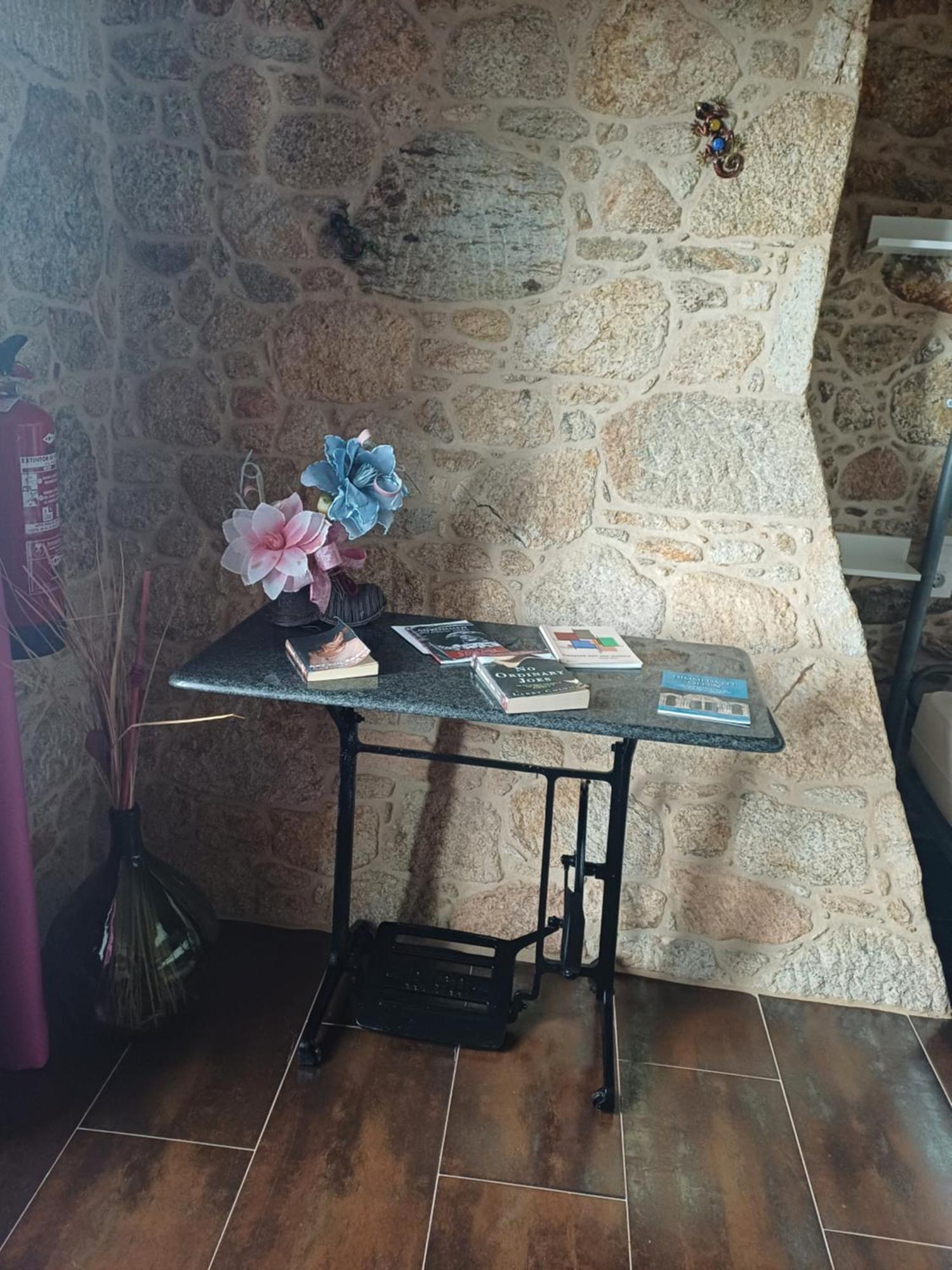 O Cabanel Albergue-Bar Villastose Extérieur photo