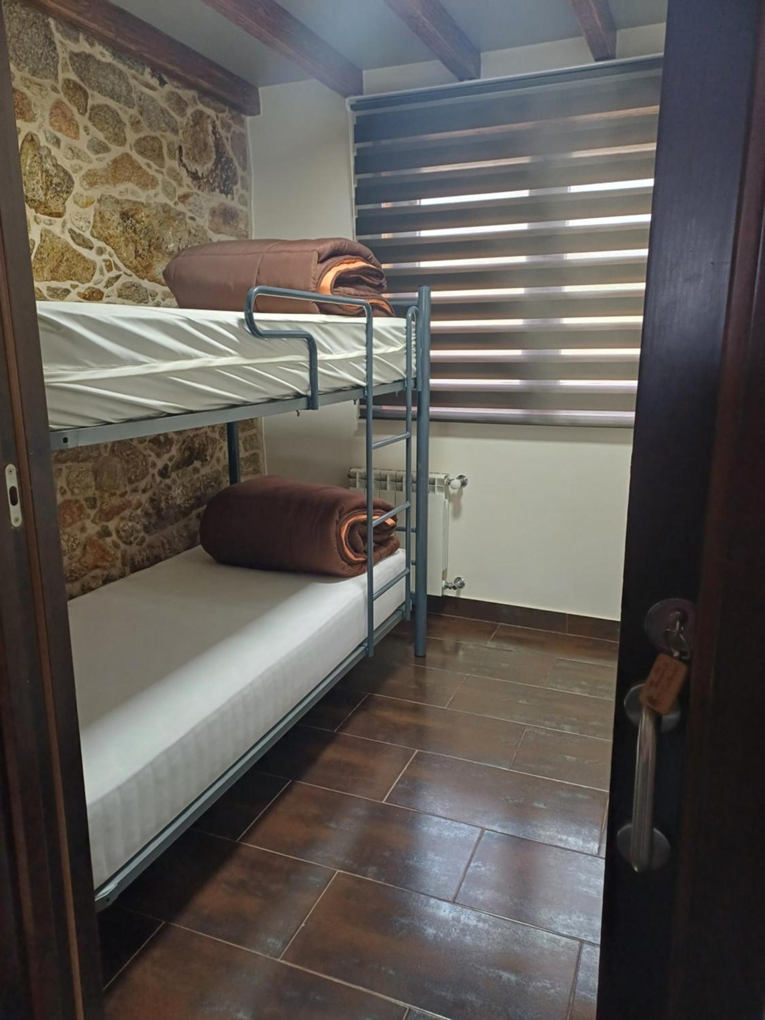 O Cabanel Albergue-Bar Villastose Extérieur photo